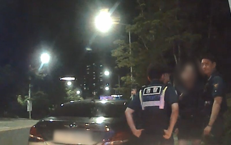 [대전=뉴시스] 술을 마신 채 무료 바카라 게임대를 잡은 40대 남성이 택시 기사의 도움으로 검거됐다.(사진=대전경찰청 제공) 2025.08.14. photo@newsis.com *재판매 및 DB 금지