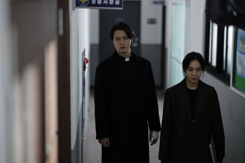 '온리 갓 노우즈 에브리띵' 스틸 컷