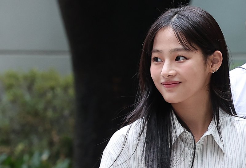 뉴진스 민지·다니엘, 조정 마친 후 침묵…질문에도 '묵묵부답'(종합)