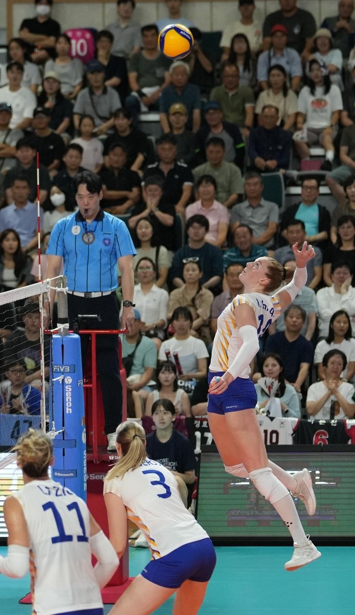 공격하는 스웨덴의 이사벨 하크 (출처=연합뉴스)