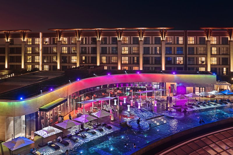 제주신화월드 신화관 '스카이 풀'(제주신화월드 제공)