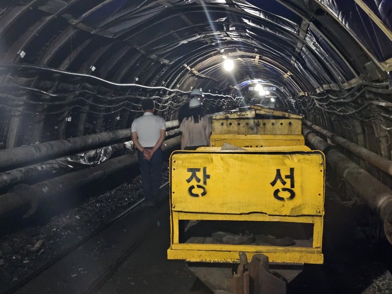 [바카라 사이트=뉴시스] 여동준 기자 = 지난해 6월 영업을 중지한 장성광업소 내부 모습. 2025.08.17. yeodj@newsis.com *재판매 및 DB 금지
