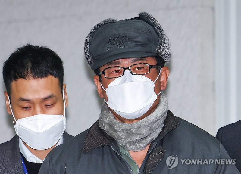 '계엄 모의' 검찰 송치되는 노상원 전 정보사령관 (출처=연합뉴스)