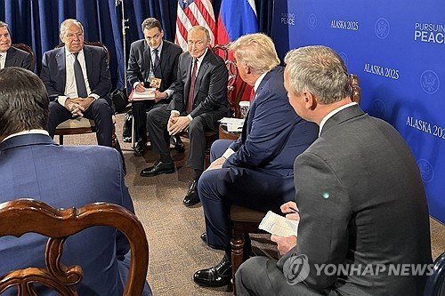 정상회담 하는 미러 양국 대표단 (출처=연합뉴스)