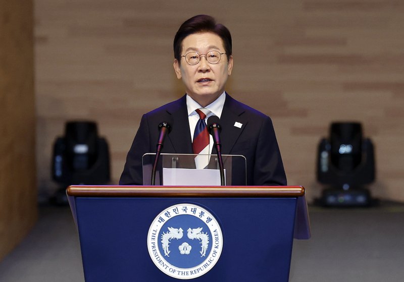 [서울=뉴시스] 최동준 기자 = 이재명 바카라사이트 기가이 15일 서울 종로구 세종문화회관에서 열린 제80주년 광복절 경축식에서 경축사를 하고 있다. 2025.08.15. photocdj@newsis.com