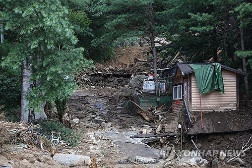 처참한 캠핑장 (출처=연합뉴스)