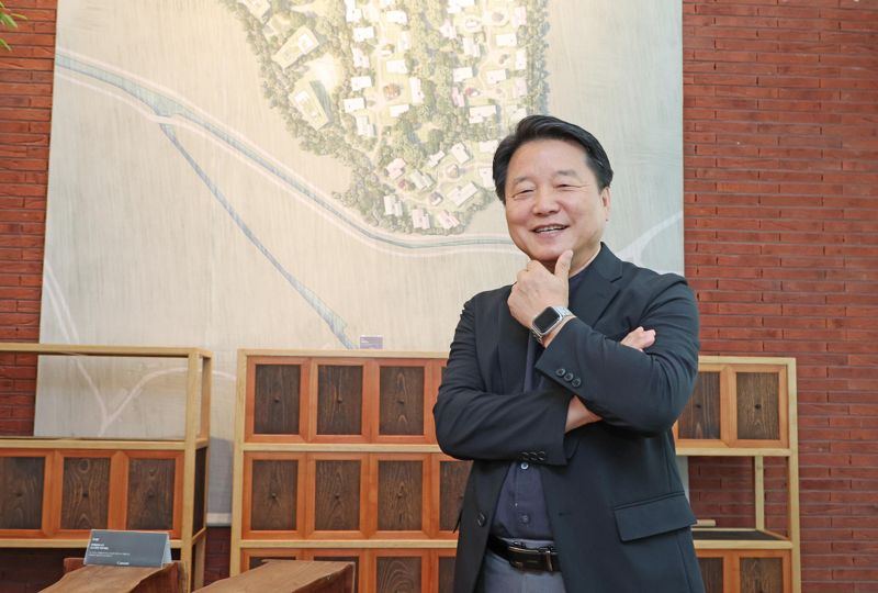 "한 직장서 500번째 월급...직원 15명에서 750명으로 늘어"