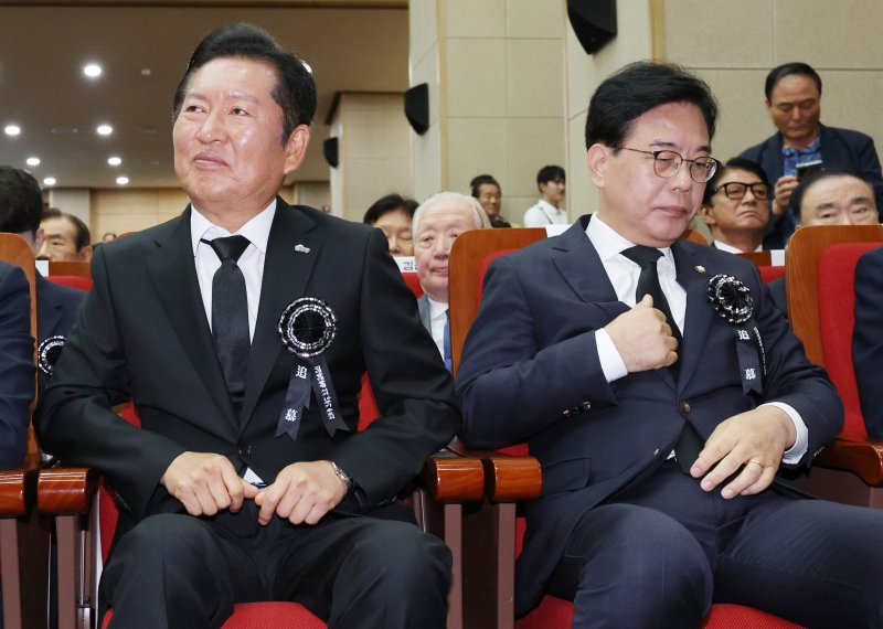 '악수는 사람과 하는 것 정청래 발언, 망언? 명언?