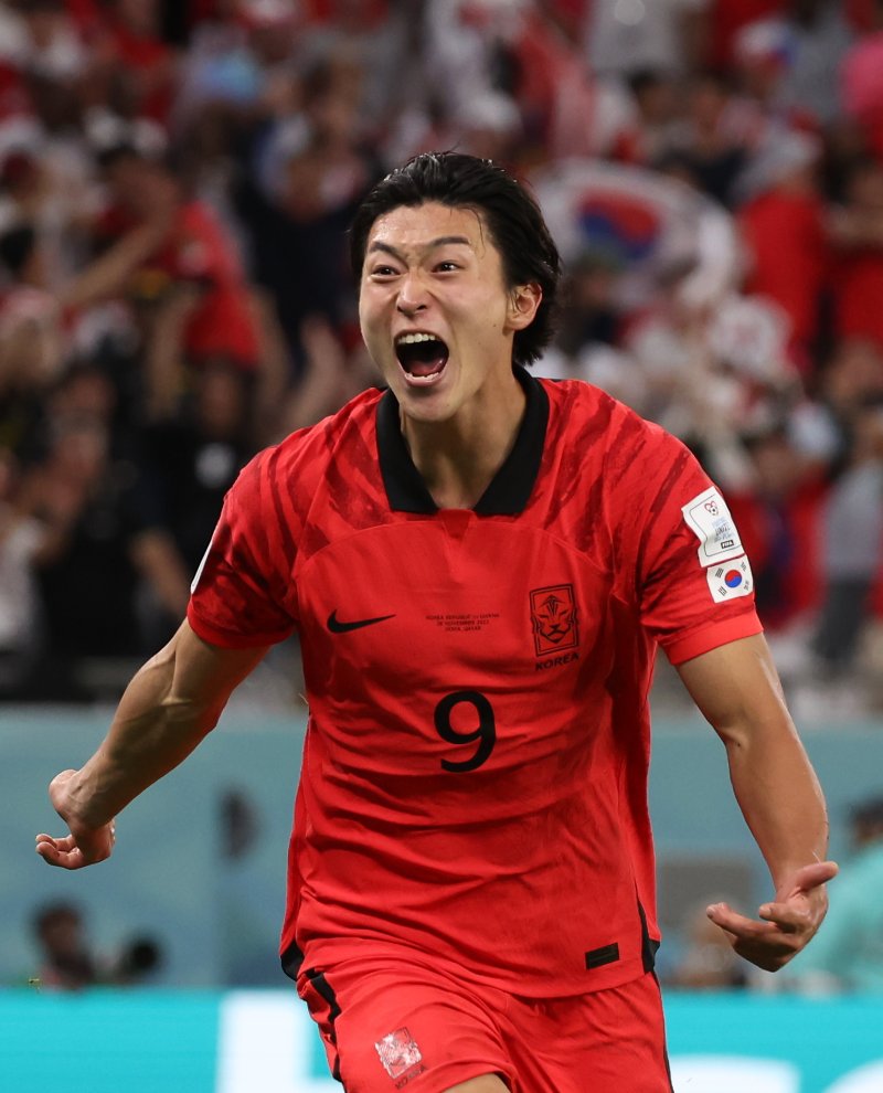 [알라이얀(카타르)=뉴시스] 조성우 기자 = 28일(현지시간) 카타르 알라이얀 에듀케이션 시티 스타디움에서 열린 2022 카타르 월드컵 H조 2차전 대한민국과 가나의 경기, 조규성이 동점골을 넣고 세리머니를 하고 있다. 2022.11.28. xconfind@newsis.com