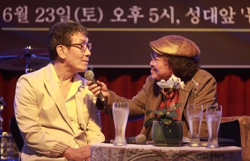 가수 박인수(좌)와 박성서 대중음악평론가(우) (출처=연합뉴스)