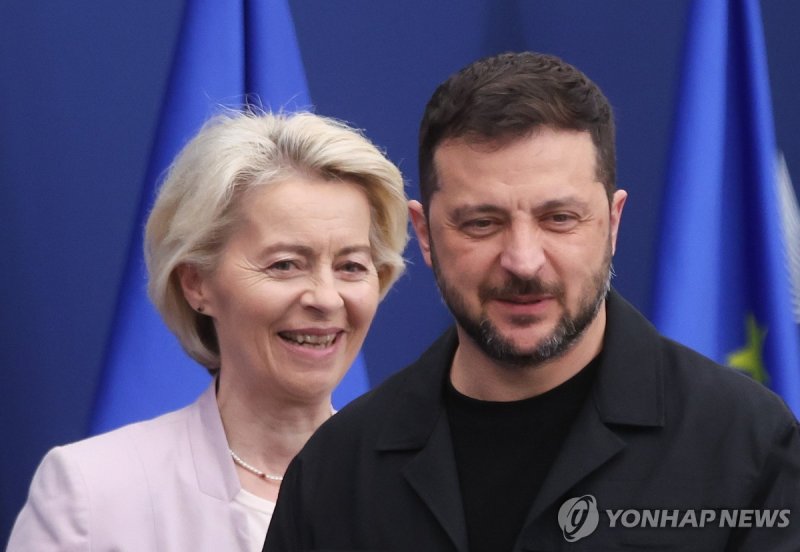 폰데어라이엔 유럽연합(EU) 집행위원장과 젤렌스키 (출처=연합뉴스)