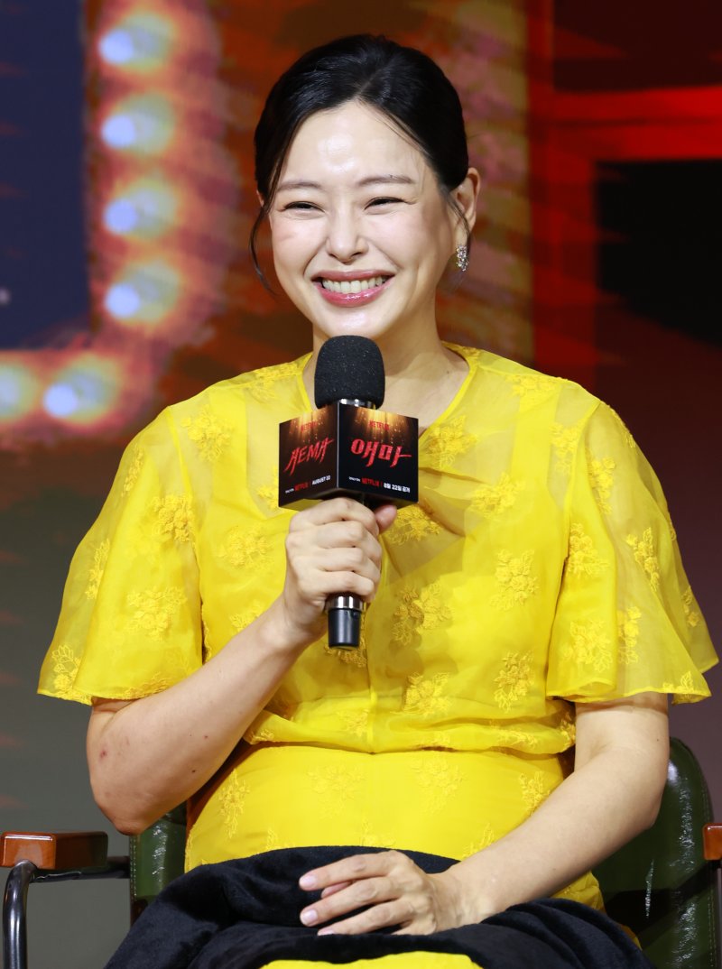 '애마' 이하늬 80년대 톱여배우 역할, '감기 조심하세요' 톤으로 연기