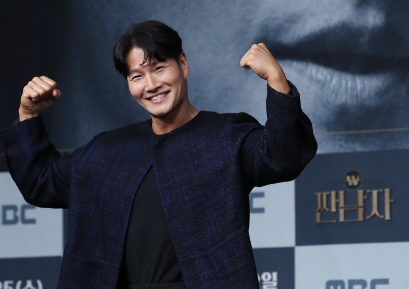 '결혼' 김종국, 비연예인 예비 신부에 쏠리는 관심…측근들도 잘 몰라