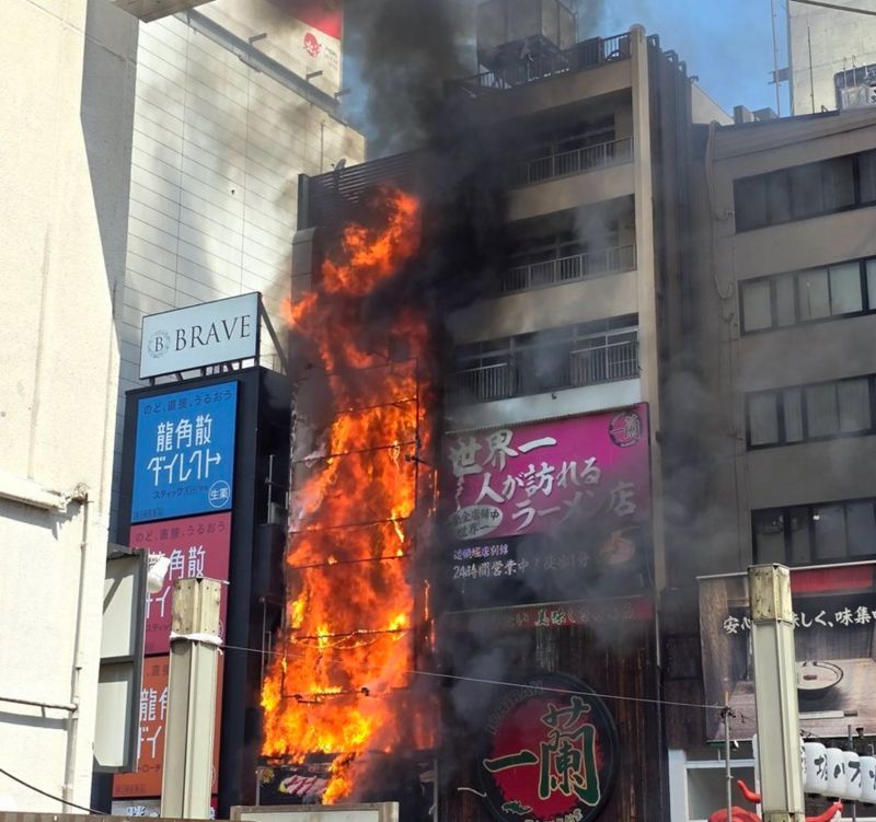 “한국인 단골 가게도 불탔다” 오사카 빌딩 화재에 2명 사망