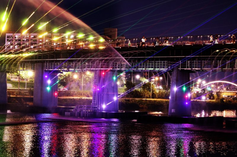 7월24일 경춘철교 음악분수 시범 가동 모습 (출처=연합뉴스)