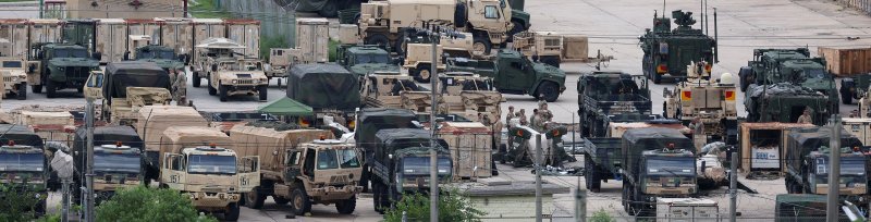 지난달 19일 한미 연합 군사연습 '을지 자유의 방패(UFS·을지프리덤실드)' 기간인 19일 경기 동두천시 소재 주한 미군기지에서 미군 장병들이 기갑장비 및 차량을 점검하고 있다.뉴시스