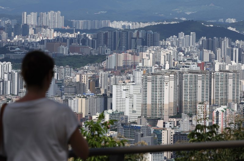 19일 서울 남산에서 바라본 서울 시내 모습. 연합뉴스