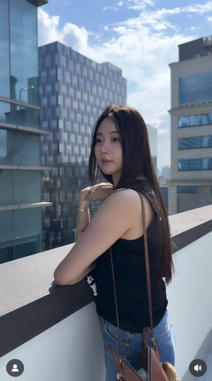 '47세' 김사랑, 생머리 찰랑이며 최강 동안 인증…20대라 해도 믿겠네 