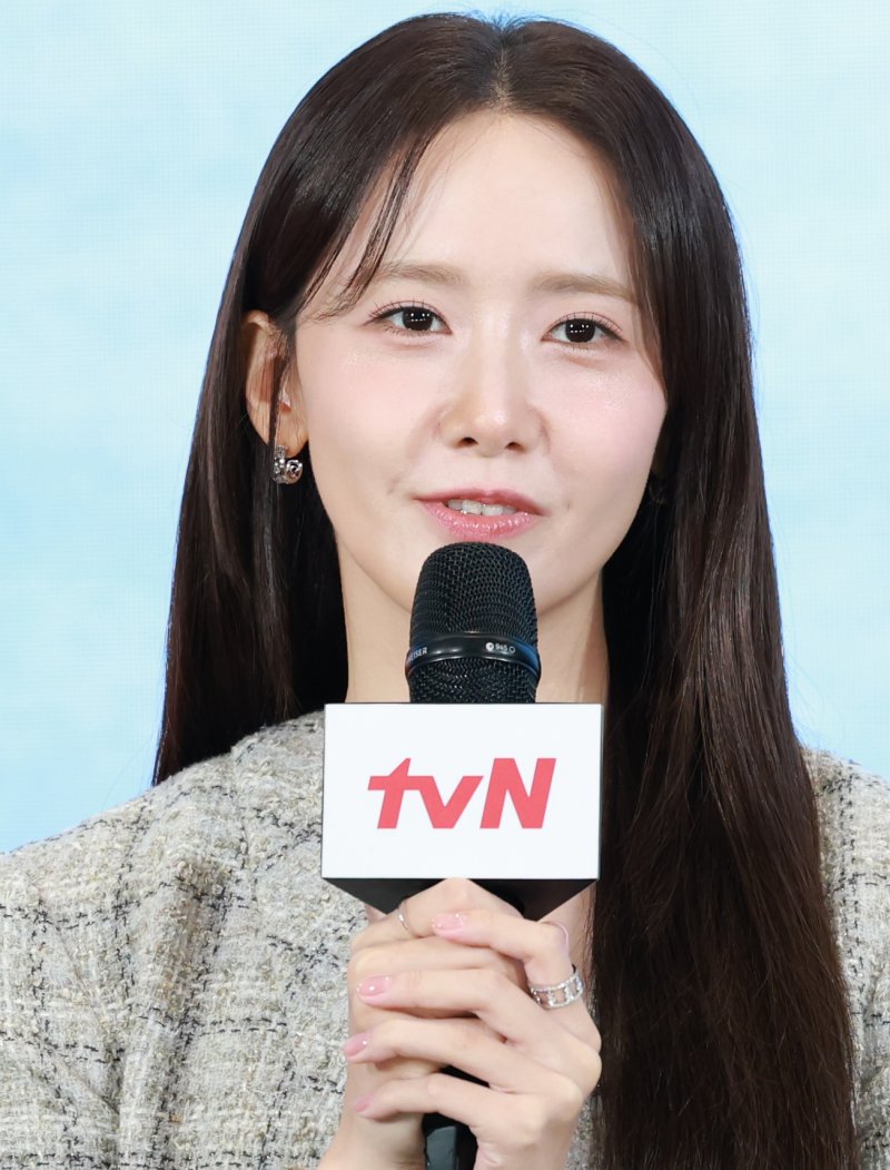 박성훈 하차 여파 無…윤아·이채민 '폭군', 맛깔난 로코로 일낼까