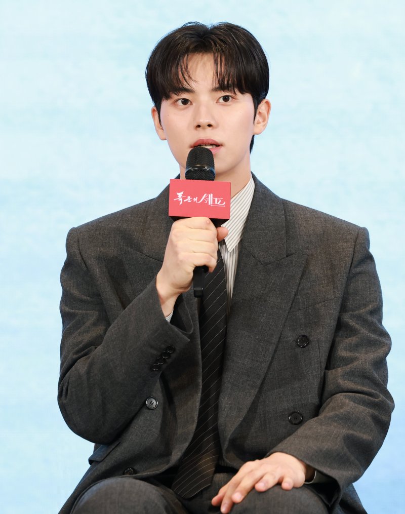 박성훈 하차 여파 無…윤아·이채민 '폭군', 맛깔난 로코로 일낼까