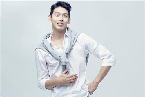 그룹 UN 출신 배우 최정원. 연합뉴스