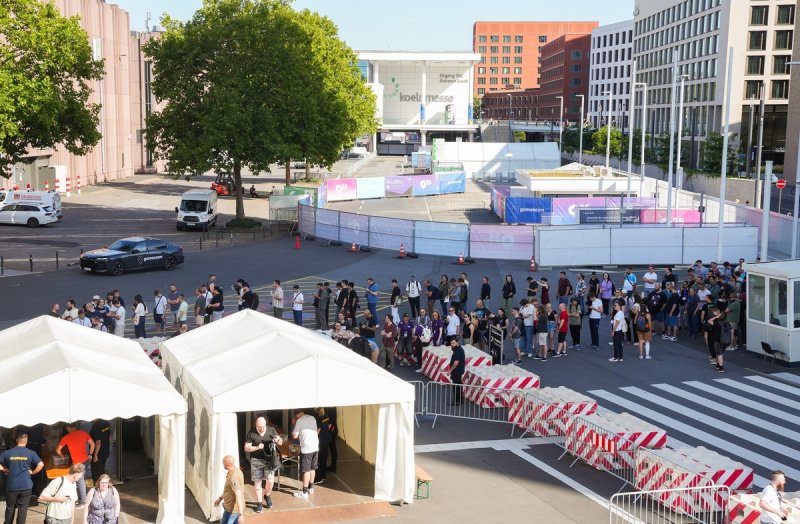 "게임스컴 전야제 보러 왔어요" (출처=연합뉴스)