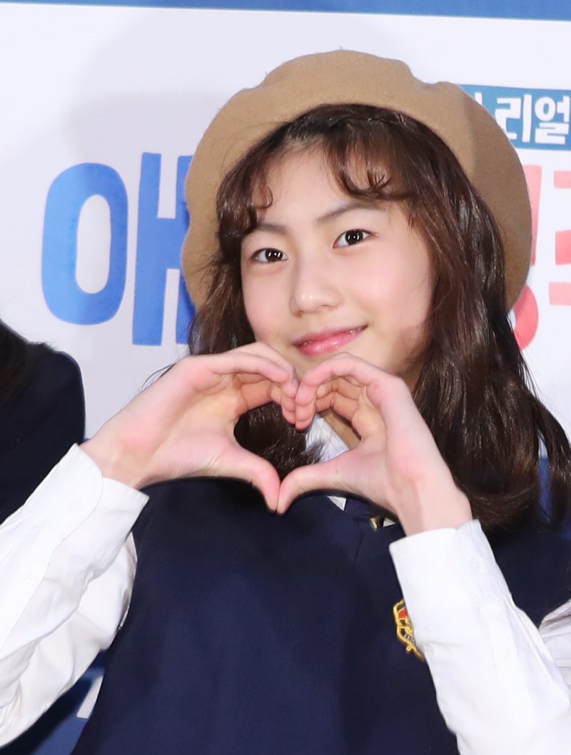 송지아, JYP 계약과 운동 사이 고민 6년 만에 정식 프로골퍼 됐다…KLPGA 정회원