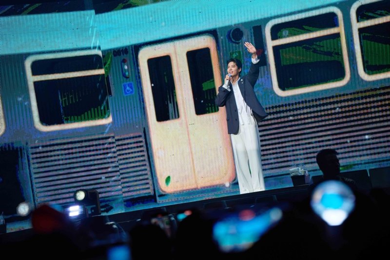 박보검, 싱가포르·가오슝 7000여 팬과 호흡…아시아 투어 뜨겁다