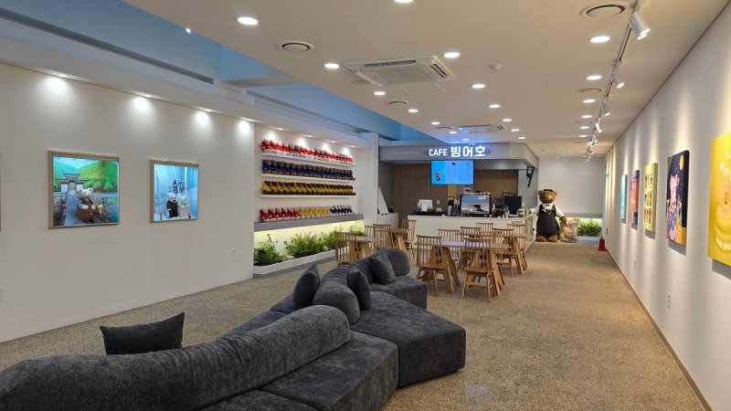 빙어홍보관 내 카페 (출처=연합뉴스)