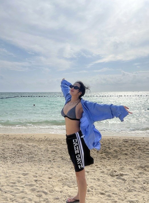 예원, 스카프만 두른 줄…수영복 입고 뽐낸 베이글 몸매 [N샷]