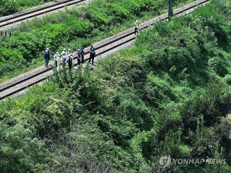 청도 열차사고 유관기관 합동 감식 (출처=연합뉴스)
