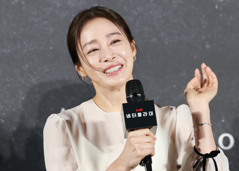 김태희 연한 메이크업, 평소 모습으로 연기…새로운 발견