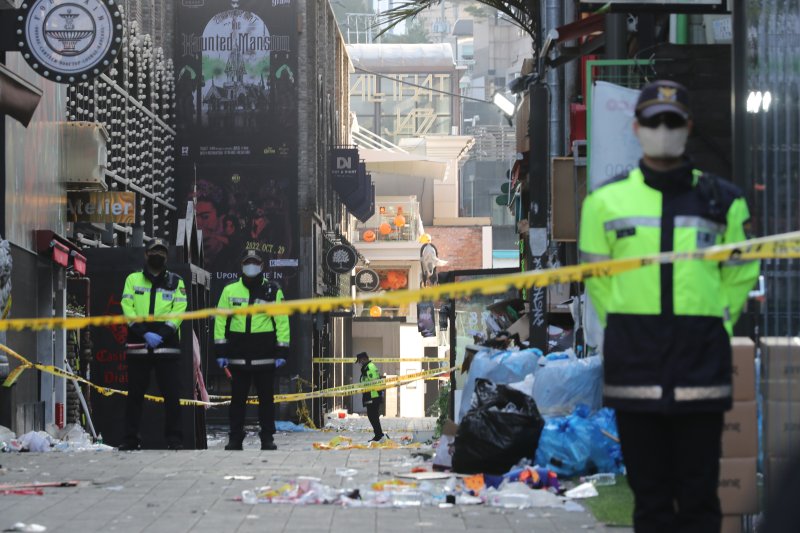 끝나지 않은 이태원 참사, 한 달 새 소방관 2명 사망