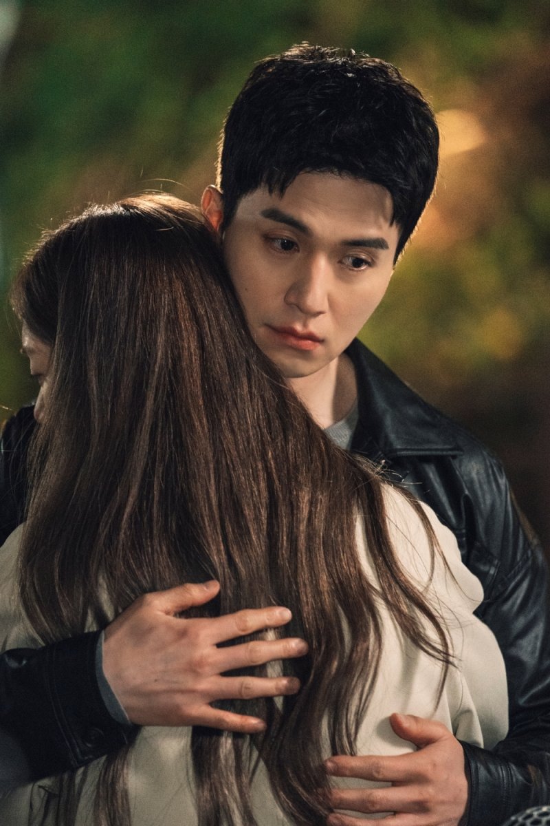 이동욱 눈빛이 다한 '착한 사나이'…멜로·누아르 오간 열연