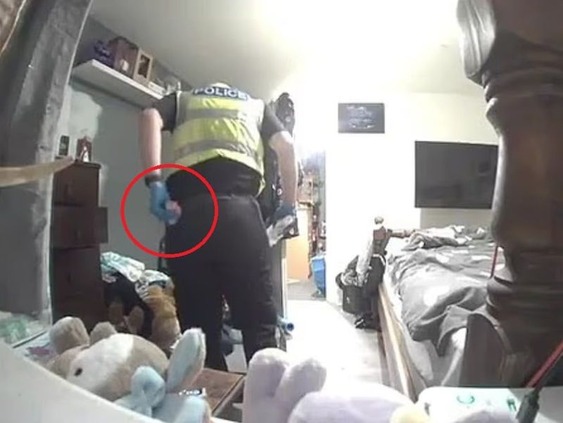 경찰 제복 입고 도둑질? 女속옷 훔치다 적발된 충격 사건