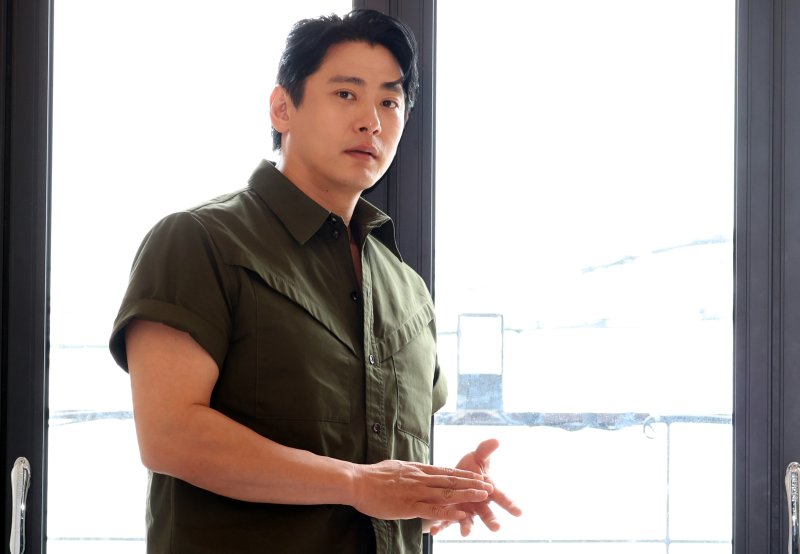 유태오, 경계인이라는 시대의 초상 [정덕현의 페르소나K]