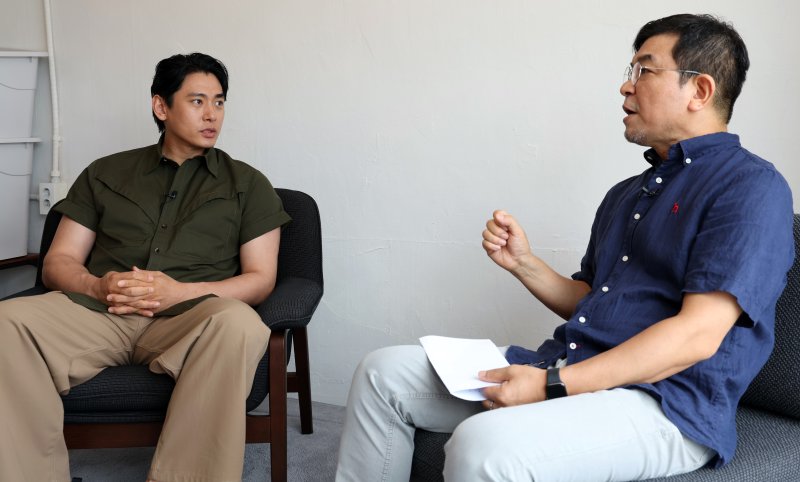 유태오, 경계인이라는 시대의 초상 [정덕현의 페르소나K]