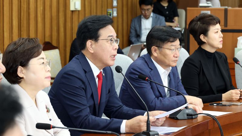 국민의힘 송언석 원내대표가 22일 국회에서 열린 원내대책회의에서 발언하고 있다. 사진=서동일 기자