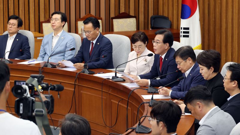 국민의힘 송언석 원내대표가 22일 국회에서 열린 원내대책회의에서 발언하고 있다. 사진=서동일 기자