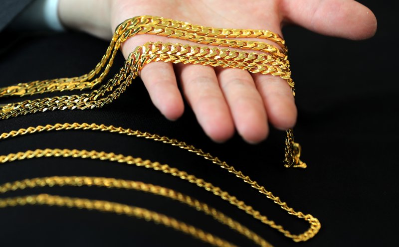 변사사건 현장서 사라진 '20돈 금목걸이', 범인 알고 보니...