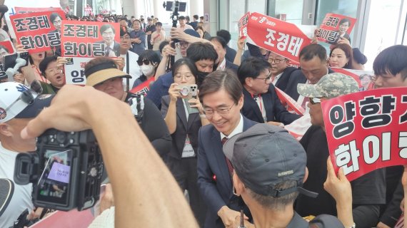 22일 충북 청주 오스코에서 열린 국민의힘 전당대회에서 조경태 후보가 현장에 모습을 드러내자 현장에서 혼란이 일어나기도 했다. 사진=이해람 기자