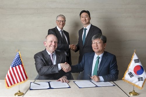 지난 3월 빌게이츠 만난 정기선 수석부회장 (출처=연합뉴스)