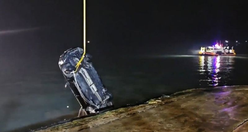 두 아들과 아내 바다서 죽게 두고 혼자 빠져나온 40대 남성, 판사는...