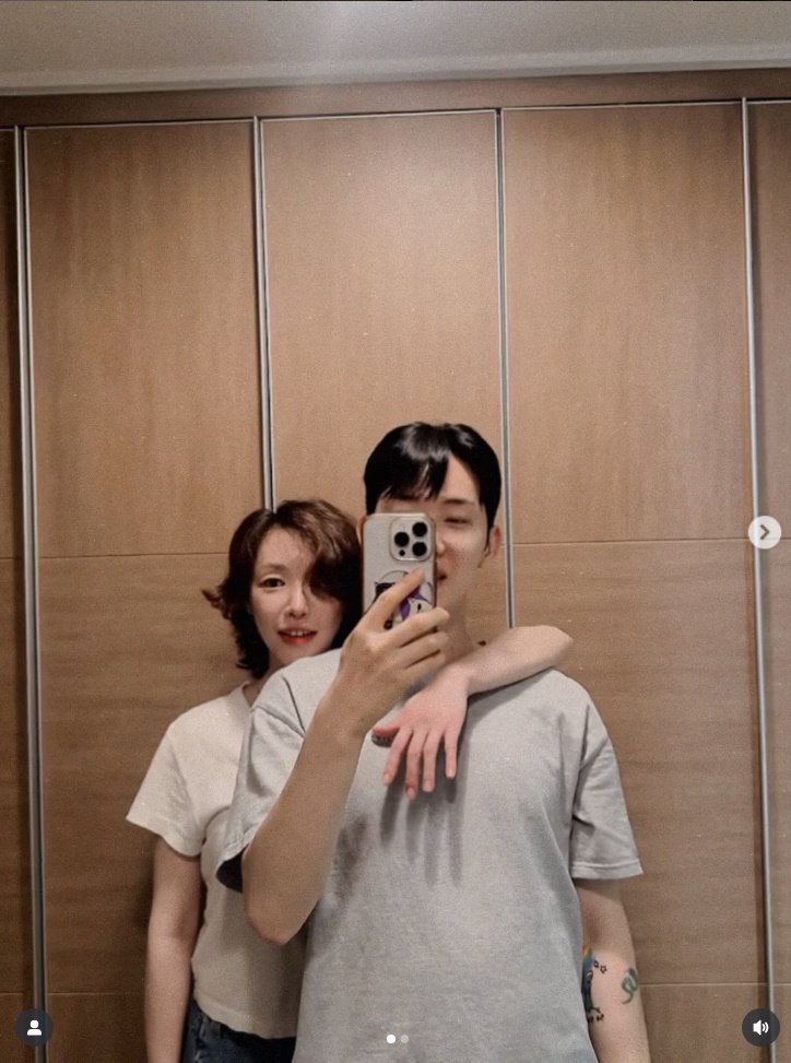 조권♥가인, 집 데이트에 백허그 인증…진짜 연인 같은 '아담 부부' [N컷]