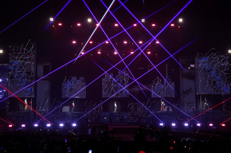 투모로우바이투게더, '세카이계' 완결…'소년 성장서사' 기승전결