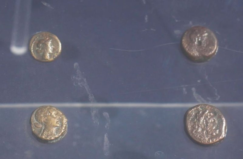 [뉴시스] 22일(현지시각) CBS에 따르면 이집트의 알렉산드리아 근처 아부키르 만 유적지에서 2000년 이상 된 고대 유물들이 일부가 결손 된 상태로 다수 발견됐다. (사진=CBS 제공) *재판매 및 DB 금지