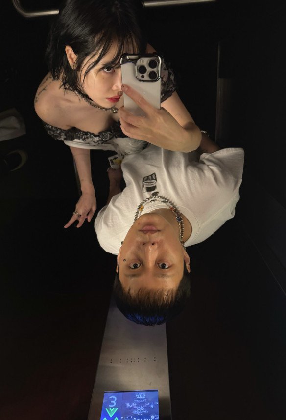 현아, 남편 용준형과 여행 사진 공개…달달 신혼 만끽[N샷]