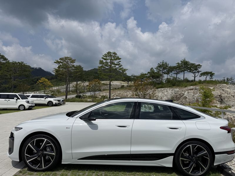 '더 뉴 아우디 A6 e-트론' 측면. 정원일 기자