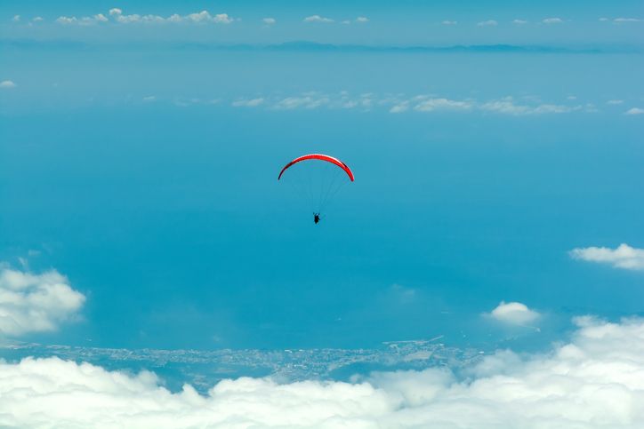 베테랑 스카이다이버가 일부러? 주낙하산은 물론…