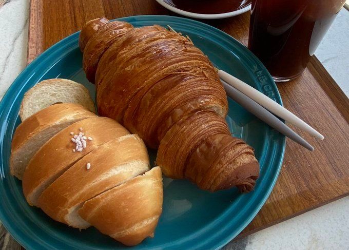 빵 퍼주다 망했다는 소문 돌까 봐 소방관 울컥하게 만든 빵집 사장